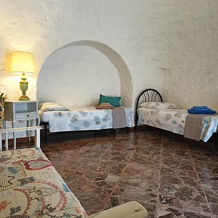 度假居 Trulli A Casedda Di Satia 奥斯图尼